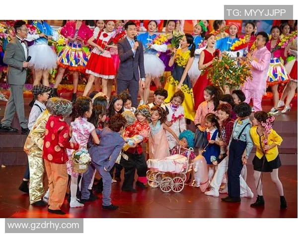 足球明星齐贺新春送祝福，传递温暖与喜悦共迎新的一年