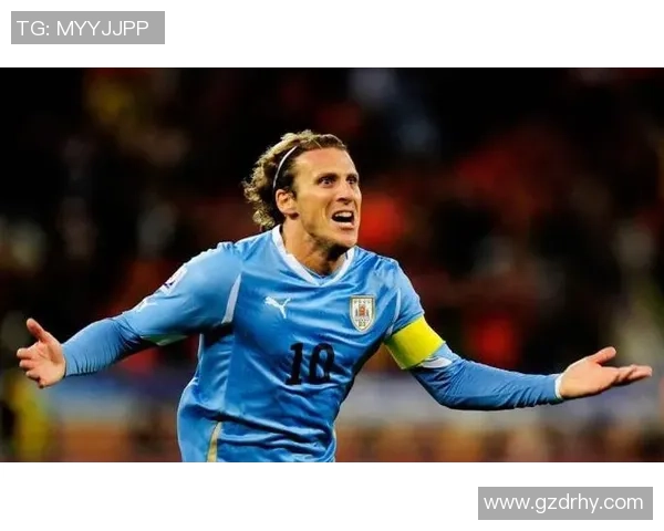 足球球星扭头瞬间定格精彩瞬间展现非凡技艺与眼神的决胜力量 足球球星扭头瞬间定格精彩瞬间展现非凡技艺与眼神的决胜力量