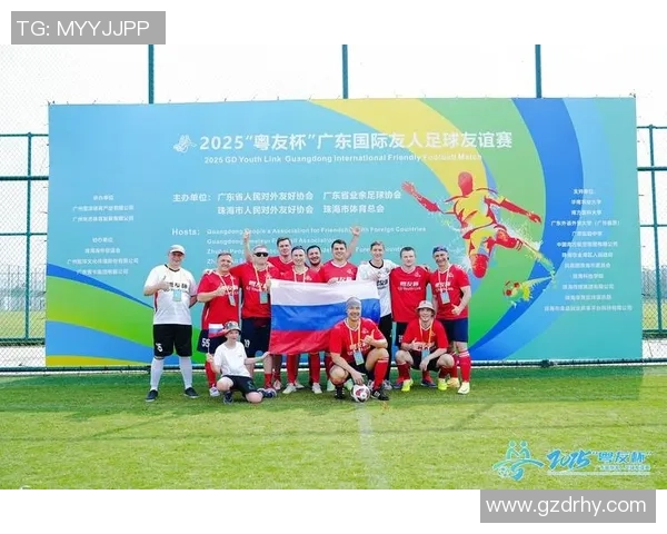 波兰足球巨星化身激情解说员带来绿茵赛场全新视角体验 波兰足球巨星化身激情解说员带来绿茵赛场全新视角体验